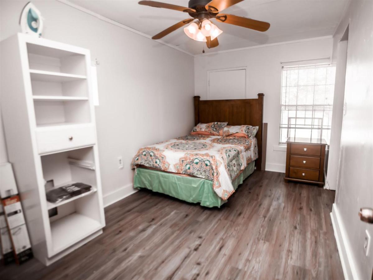 Historic Hill Apt2 *